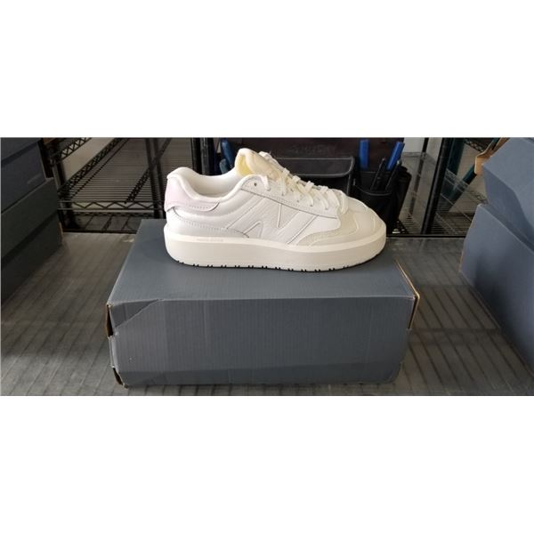 NEW PAIR OF NEW BALANCE CT302 WHITE PURPLE SHOES SIZE WOMENS 9, MENS 7.5