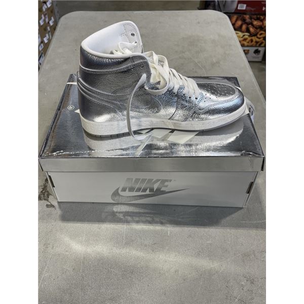 NEW NIKE WOMENS AIR JORDAN 1 RETRO HIGH OG METALLIC SILVER SIZE US 10