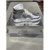 Image 1 : NEW NIKE WOMENS AIR JORDAN 1 RETRO HIGH OG METALLIC SILVER SIZE US 10