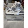 Image 3 : NEW NIKE WOMENS AIR JORDAN 1 RETRO HIGH OG METALLIC SILVER SIZE US 10