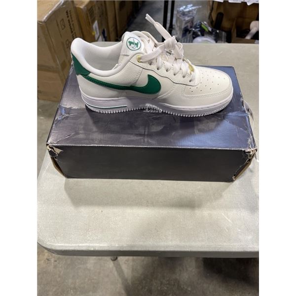 NEW NIKE WOMENS AIR FORCE 1 '07 SE SAIL / MALACHITE WHITE SUZE US WOMENS 7.5