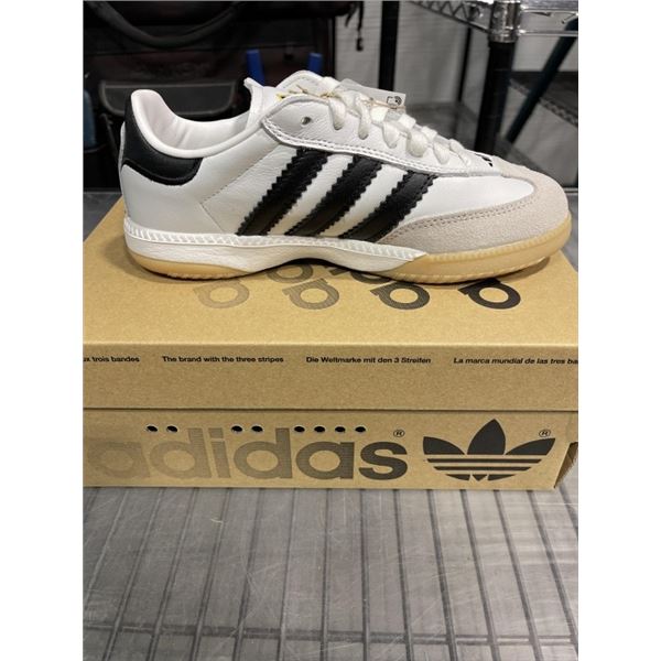NEW PAIR OF ADIDAS SAMBA MN UNISEX SIZE US 4