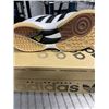 Image 4 : NEW PAIR OF ADIDAS SAMBA MN UNISEX SIZE US 4
