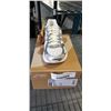 Image 2 : NEW ASICS GEL-1130 CREAM / PURE SILVER  SIZE US WOMENS 6.5, MENS 5