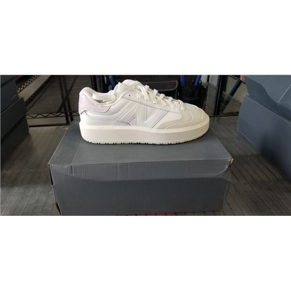 NEW PAIR OF NEW BALANCE CT302 WHITE PURPLE SHOES SIZE WOMENS 10, MENS 8.5