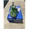 Image 2 : NEW PAIR OF ADIDAS GAZELLE SHOES SIZE US 6