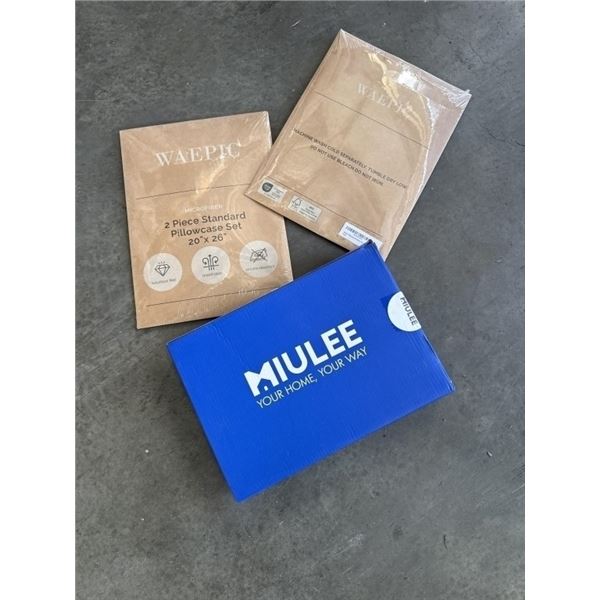 NEW 50 X 60 PLUSH WHITE SOFT THROW BLANKET AND 2 NEW SETS OF STANDARD SIZE PILLOW CASE SETS, LUXURIO