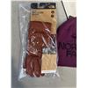 Image 2 : NEW NORTHFACE ETIP RECYCLED GLOVE SIZE LARGE AND NEW NORTH FACE HIGHLINE BOYSENBERRY BEANIE