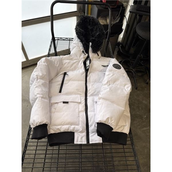 NEW MENS SUPPLY AND DEMAND NEW YORK SIZE EXTRA LARGE ORION PARKA WHITE, RETAIL $500, SELAED IN BAG