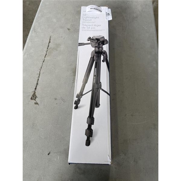 AS NEW INSIGNIA 58 INCH LIGHT WEIGHT TRIPOD