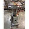 Image 4 : DELTA  ROCKWELL COMMERCIAL BAND SAW ON ROLLING STAND