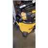 Image 2 : DEWALT SHOP VAC, WORKING NO HOSE