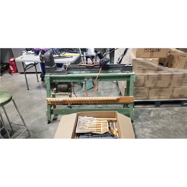 BEAVER POWER TOOLS LATHE ON STAND WITH BOX OF ACCESSORIES