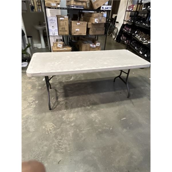 6FT LIFETIME FOLDING MARKET TABLE