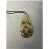 Image 2 : VINTAGE PERSIAN HAND PAINTED MOTHER OF PEARL SHELL PENDANT W/ CHAIN NECKLACE