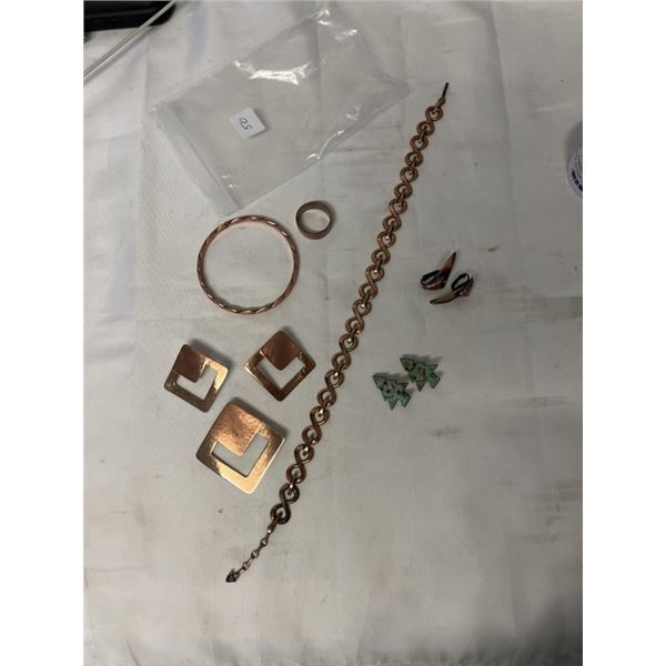 VINTAGE COPPER NECKLACE, BANGLE, RING BAND, 2 PAIRS OF CLIP ON EARRINGS, AND BROOCH W/ MATCHING EARR