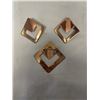 Image 3 : VINTAGE COPPER NECKLACE, BANGLE, RING BAND, 2 PAIRS OF CLIP ON EARRINGS, AND BROOCH W/ MATCHING EARR