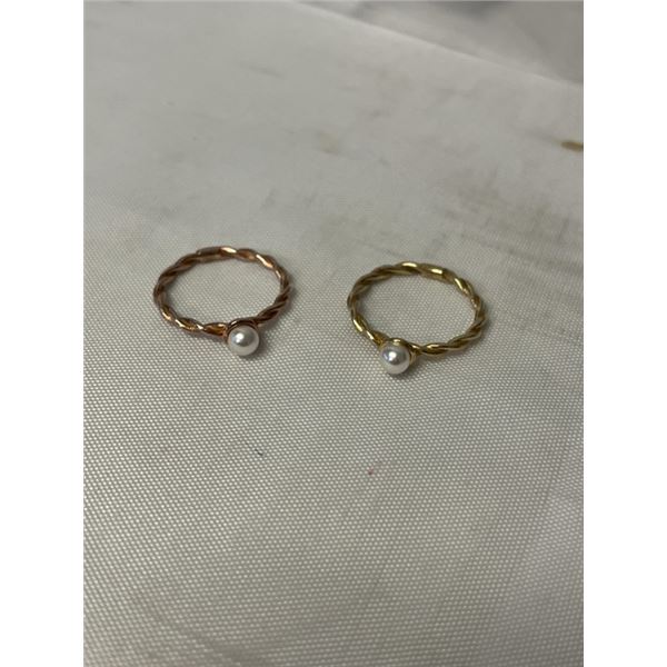 PAIR OF MATCHING GOLD W/ PEARL PINKY RINGS TWISTED DESIGN MARKED 925 EACH 5.5" RING SIZE