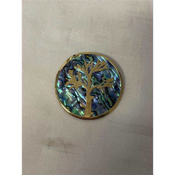 GOLD COLOUR LIFE TREE O ABELONE SHELL FRAMED BROOCH 1 1/3" DIAMETER