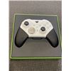 Image 1 : XBOX ELITE SERIES 2 CORE CONTROLLER WORKER