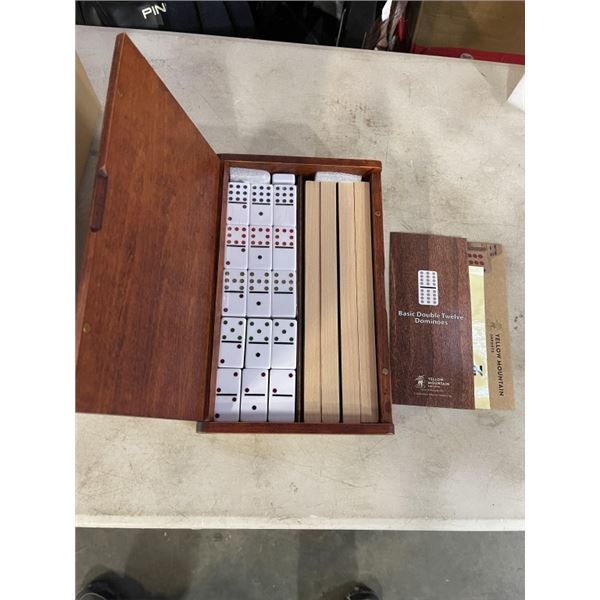 NEW YELLOW MOUNTAIN D12 DOMINOS SET WITH WOODEN BOX