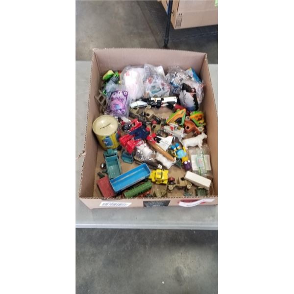 COLLECTION OF ANTIQUE AND VINTAGE TOYS, INCLUDING DINKY TOYS, DISNEY, HASBRO FROM 80'S