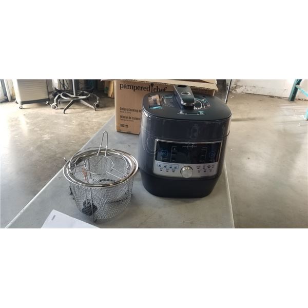 AS NEW PAMPERED CHEF QUICK COOKER MULTI COOKER