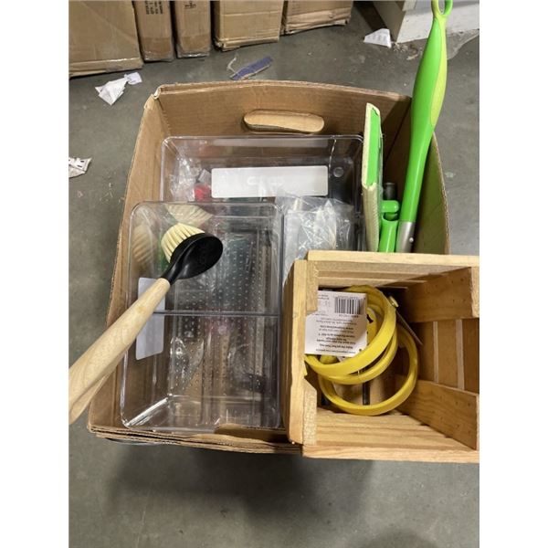 BOX OF KITCHEN KNIVES, CUTLERY ORGANIZER AND MORE