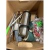 Image 2 : BOX OF KITCHEN KNIVES, CUTLERY ORGANIZER AND MORE