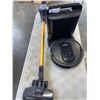 Image 1 : SHARK ROBOT VACUUM AND CORDLESS VACUUM