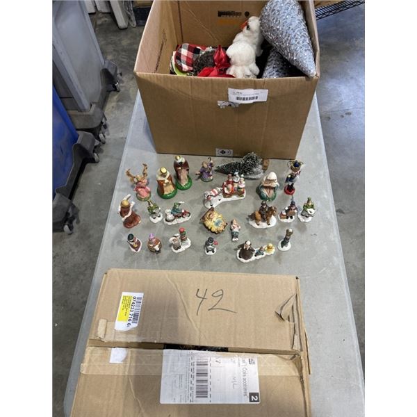 LARGE LOT OF ASSORTED CHRISTMAS DECOR ITEMS