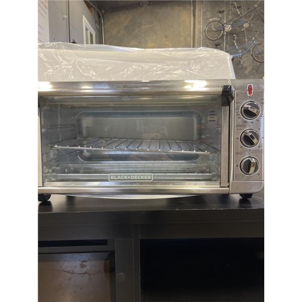 BLACK AND DECKER TOASTER OVEN
