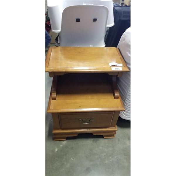 VINTAGE MAPLE STEP ENDTABLE