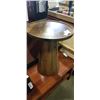Image 1 : WOOD ROUND PEDESTAL ACCENT TABLE