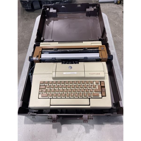 VINTAGE SMITH CORONA VANTAGE ELECTRIC  WORKING TYPEWRITER