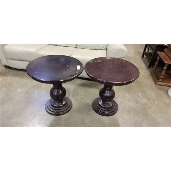 PAIR OF ROUND ACCENT TABLES