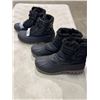 Image 2 : 2 SIZE 6 LADIES WINTER BOOTS - 1 NEW