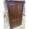 Image 1 : SOLID WOOD MEDIA CABINET
