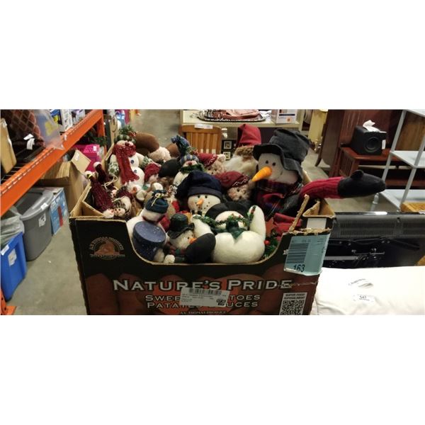 ASSORTED CHRISTMAS DECOR AND DISPLAY ITEMS