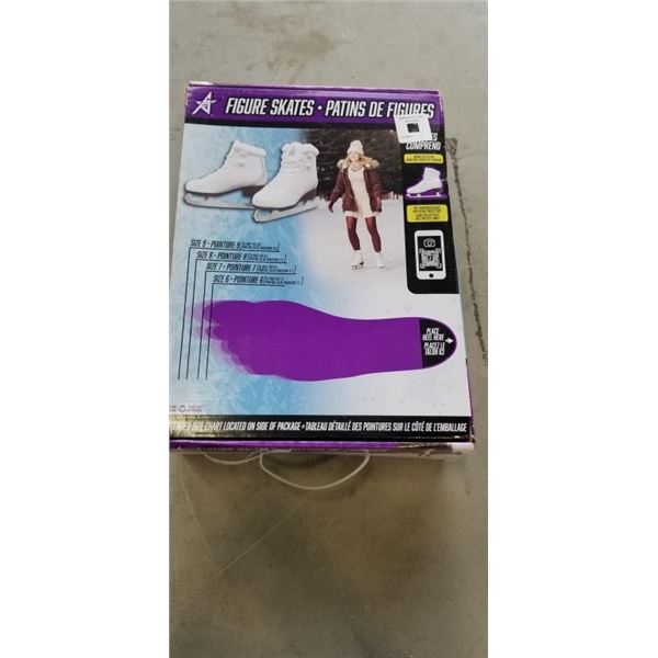 NEW PAIR OF SIZE 8 WOMENS ICE SKATES