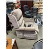 Image 2 : ELECTRIC LIFT CHAIR RECLINER WORKING