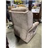Image 3 : ELECTRIC LIFT CHAIR RECLINER WORKING