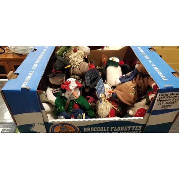 ASSORTED CHRISTMAS DISPLAY AND DECOR ITEMS