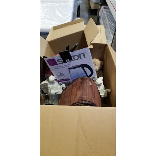 ASSORTED VINTAGE COLLECTIBLES AND DECOR