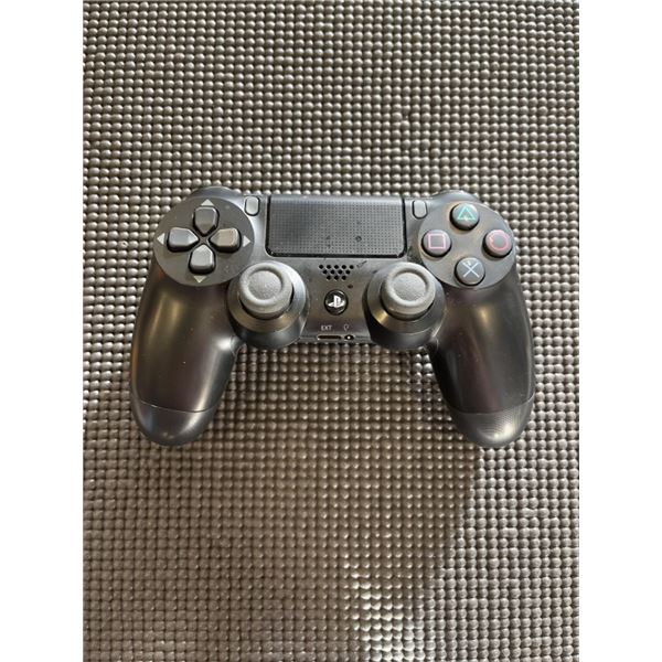 PS4 DUALSHOCK WIRELESS CONTROLLER - TESTED WORKING, RETAIL $74