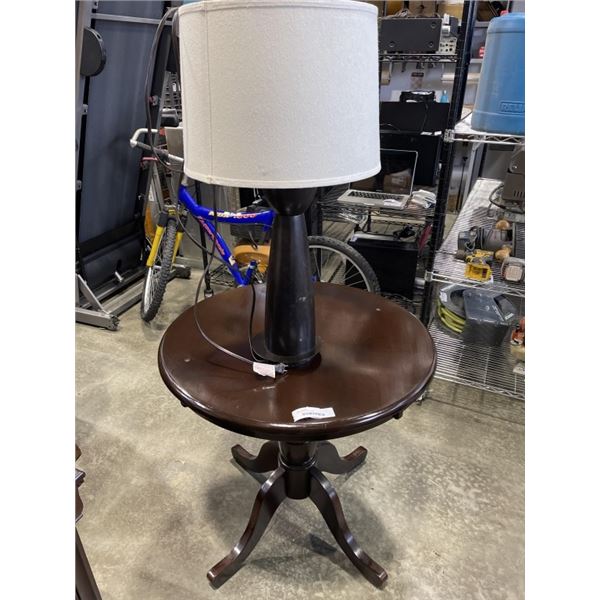 ROUND PARLOUR TABLE AND TABLE LAMP