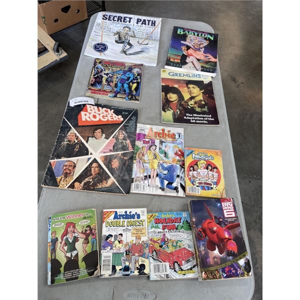 STACK OF VINTAGE COMICS