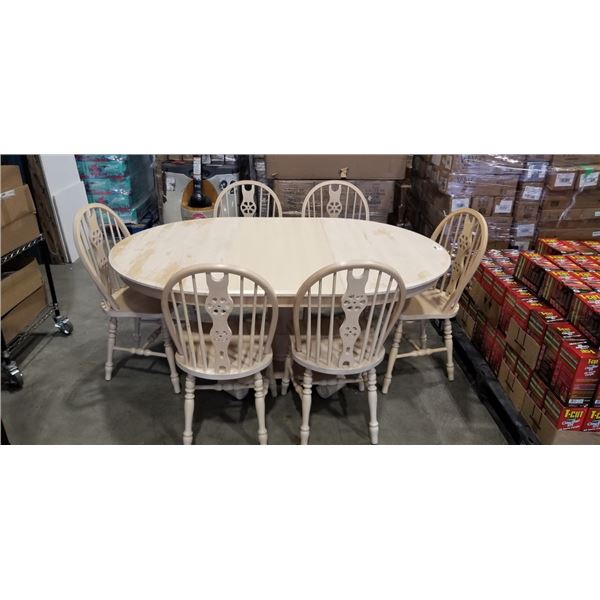 MADE IN CANADA DINING TABLE WITH 6 CVHAIRS AND EXTENSION