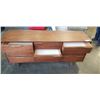 Image 2 : 9 DRAWER MCM DRESSER