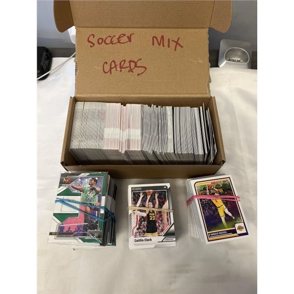 ASSORTED SOCCER, BASKETBALL AND WRESTLING CARDS
